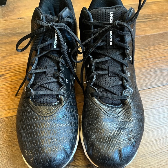 Almost new Under Amour cleats - Picture 3 of 4